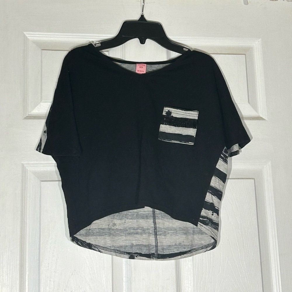 Cropped, striped t-shirt!